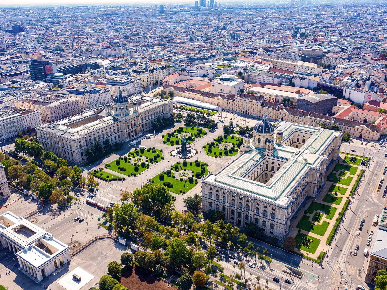 Kunsthistorisches Museum at Maria-Theresien-Platz
